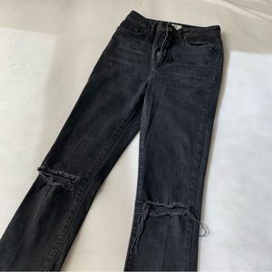 ripped black skinny jeans